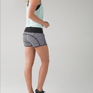 Lululemon miss mosaic black Run Times Short
